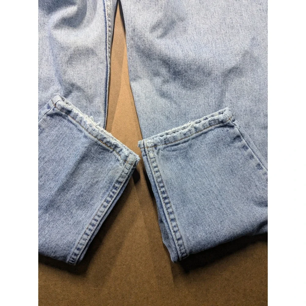 Vintage Levis 560 Loose Fit Tapered Leg Jeans Light Wash Made in USA 32x30